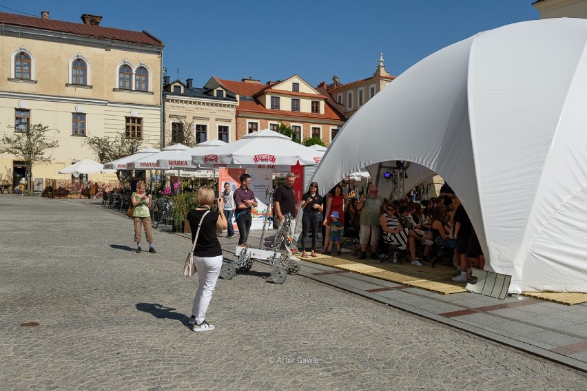 Na Rynku w Tarnowie stanął namiot, w którym ulokowała się...