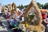 Pielgrzymka Rolników na Jasną Górę [ZDJĘCIA] Na błoniach modliło się kilkadziesiąt tysięcy wiernych. Były piękne wieńce dożynkowe