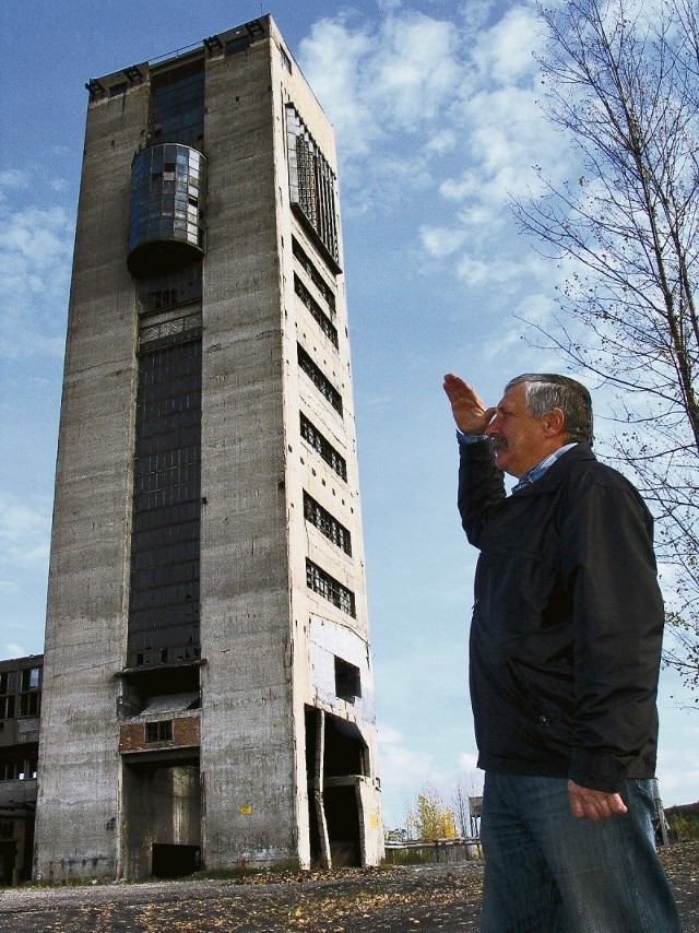 Zdzisław Nykiel pracował w wieży szybowej 10 lat, teraz chce pić w niej kawę