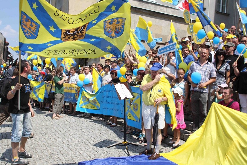Czwarty Marsz Autonomii przeszedł przez Katowice GALERIA