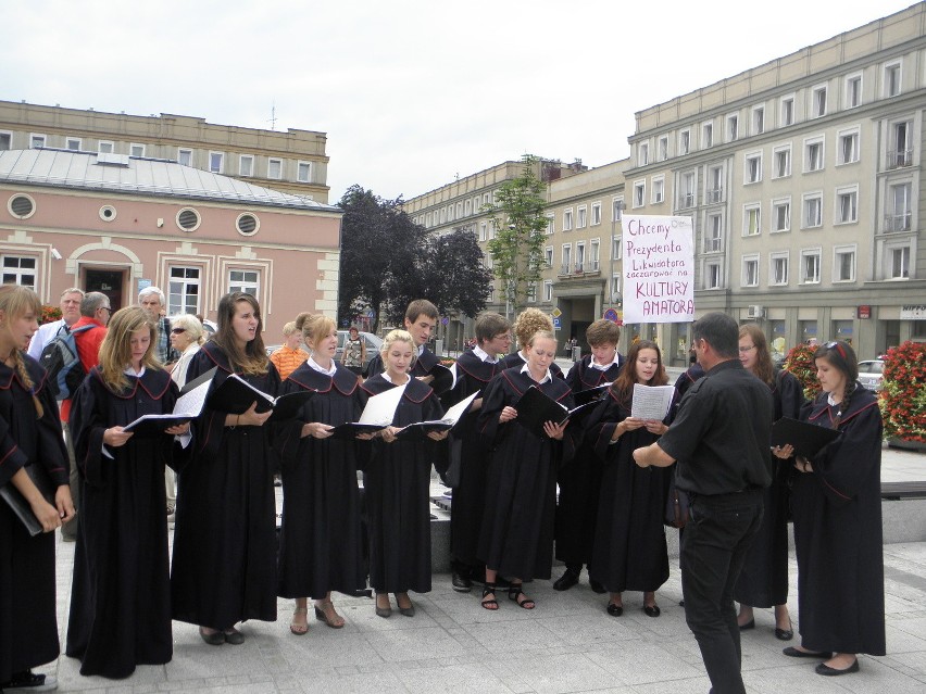 Częstochowa: Walka o Gaude Mater - happening na placu Biegańskiego [ZDJĘCIA]