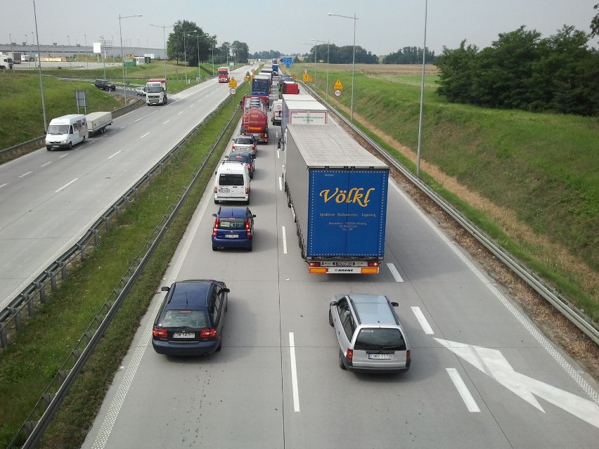 Potężny korek na A4 pod Wrocławiem (ZDJĘCIA)