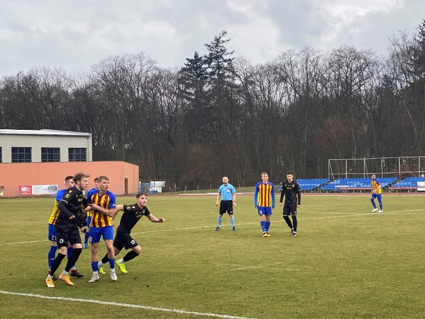 III liga. Gryf Wejherowo zremisował na wyjeździe z Jarotą Jarocin 1:1. Zobaczcie wideo z rzutu karnego dla WKS