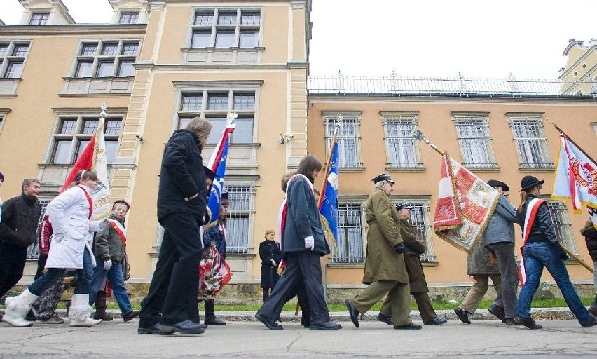 Przemarsz pocztów sztandarowych, Wałbrzych, 11 listopada...