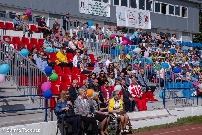 Igrzyska zorganizowano na stadionie lekkoatletycznym imienia...