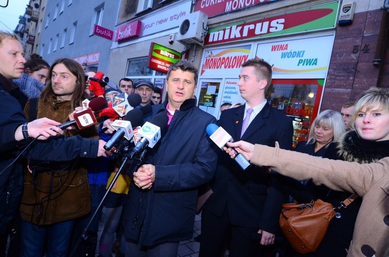 Janusz Palikot odwiedził właściciela sklepu "Mikrus" na...