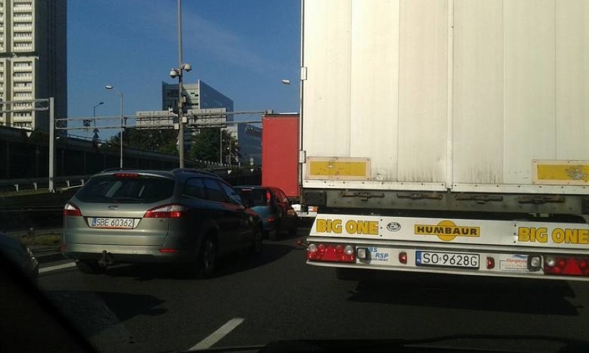 Katowice: Zderzenie trzech aut ciężarowych. Tunel zamknięty