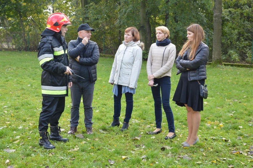 Ewakuacja w Szkole Podstawowej w Dąbkowicach Dolnych [Zdjęcia]