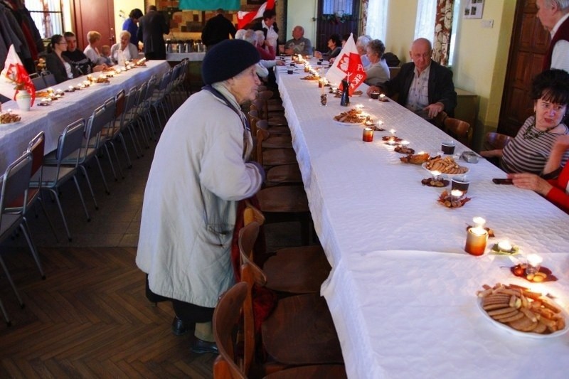 Działkowcy w Poznaniu świętowali Zaduszki i Święto Niepodległości [ZDJĘCIA]