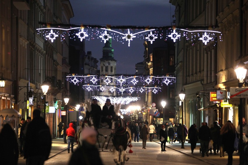 Kraków: świąteczna iluminacja za 620 tys. zł [ZDJĘCIA]