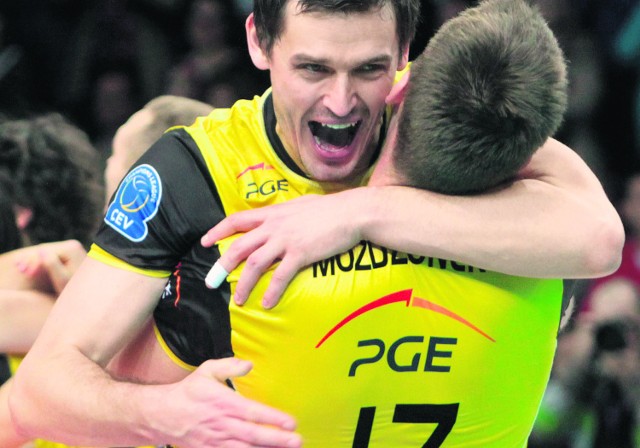 Tak Daniel Pliński i Marcin Możdżonek cieszyli się po wygraniu z Zaksą w finale Pucharu Polski
