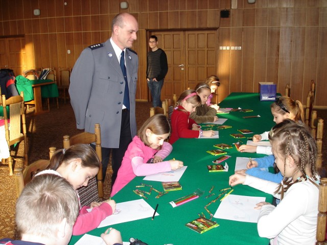 Piotrkowscy policjanci zorganizowali zajęcia dla najmłodszych.