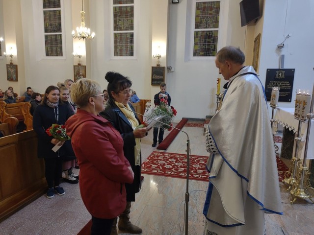 Licznie zgromadzeni parafianie złożyli życzenia