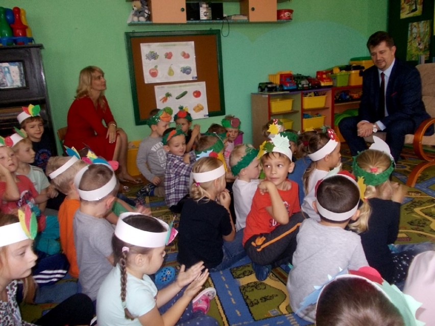 "Dorośli czytają dzieciom" w Malborku. Burmistrz poszedł do przedszkola