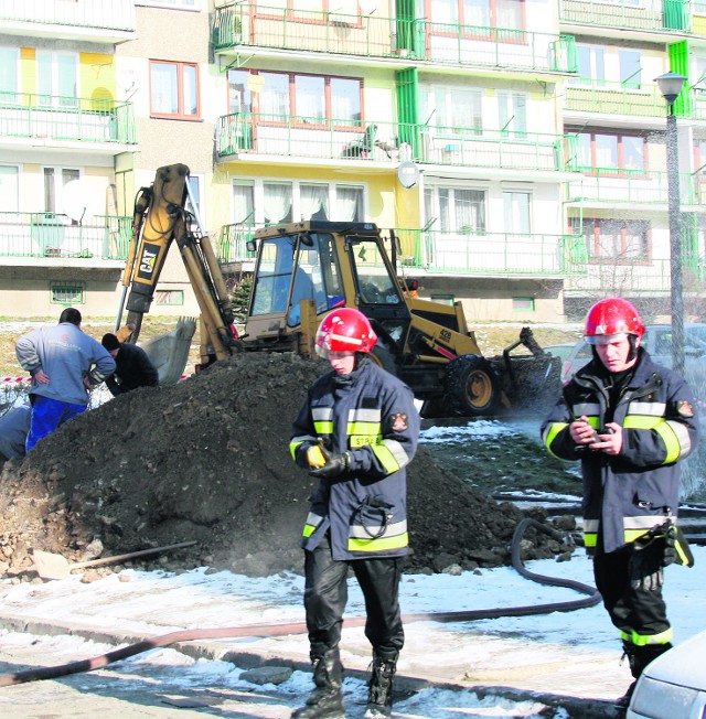 Do uszkodzenia rury gazowej doszło na rogu ulic Baczyńskiego i Orzeszkowej na os. Młodych