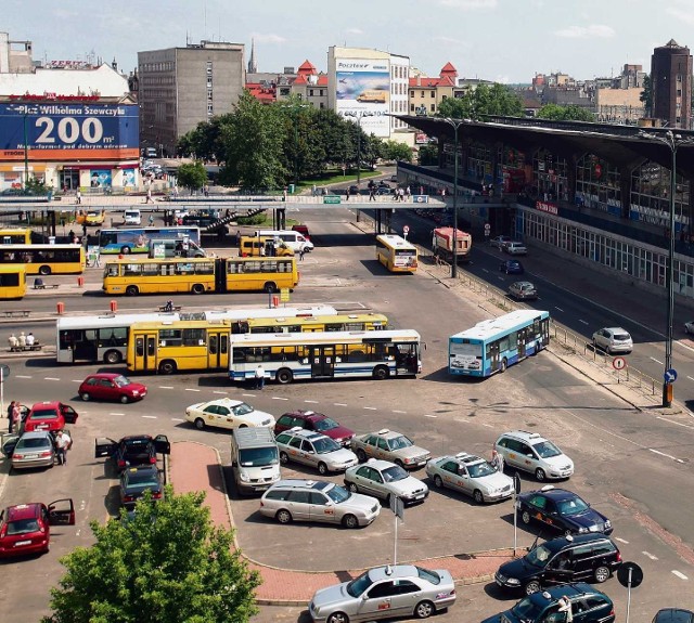 Pl. Szewczyka to największy przystanek autobusowy na Śląsku