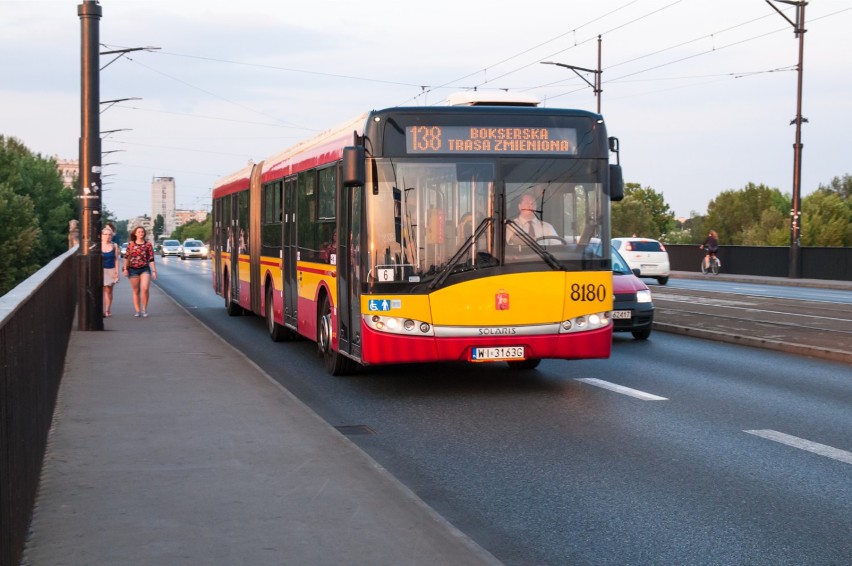 Majówka 2016 Warszawa - zmiany w komunikacji 1 maja...