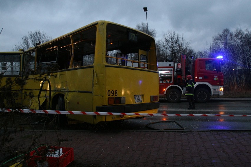 Pięć osób poszkodowanych w zderzeniu autobusów w Mysłowicach [ZDJĘCIA]