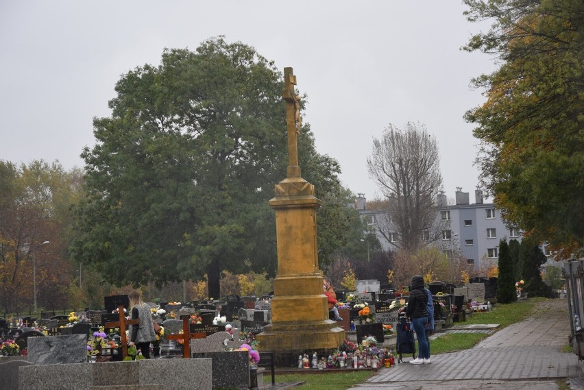 Na "starym cmentarzu" w Świętochłowicach konieczne ekshumacje. Będzie nad nimi czuwał sanepid