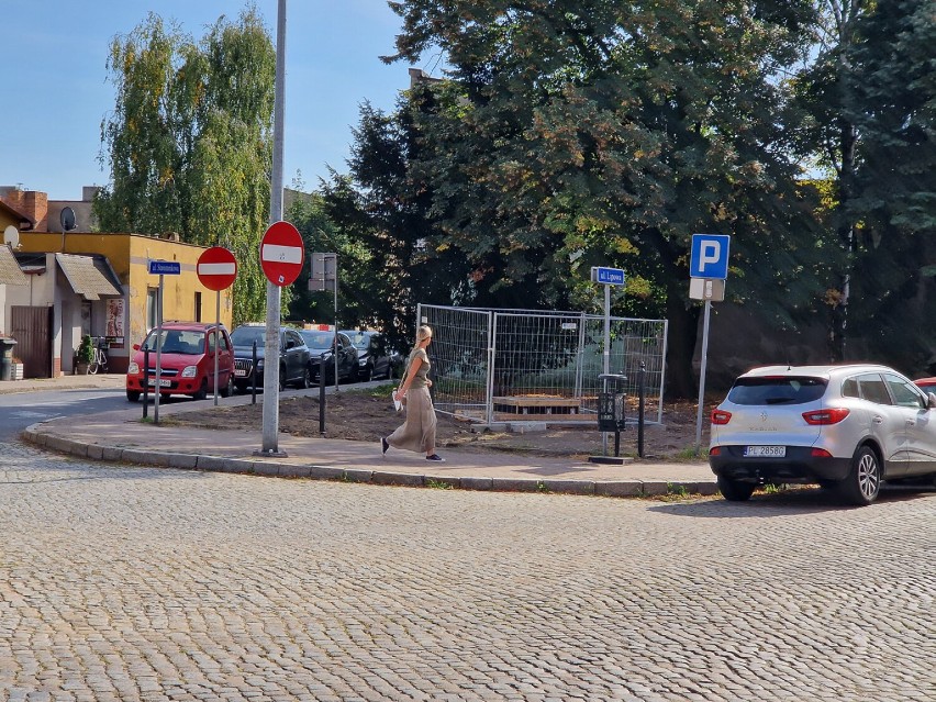W Lesznie rośnie nowy pomnik. Obelisk ku czci generała...