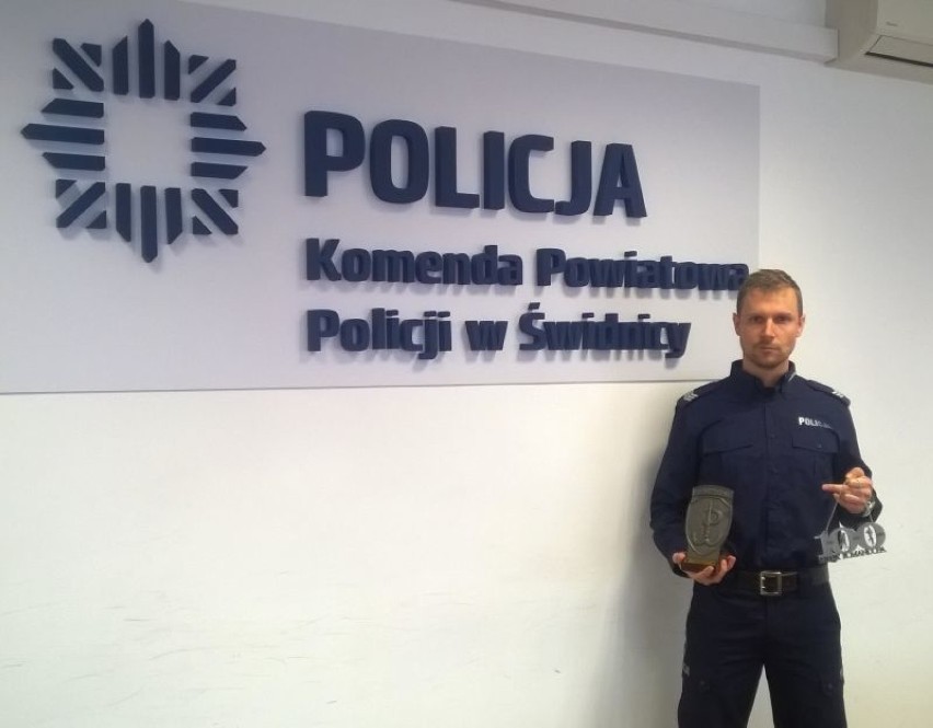 Świdnicki policjant najlepszy w biegu na dystansie 100 kilometrów! (ZDJĘCIA)