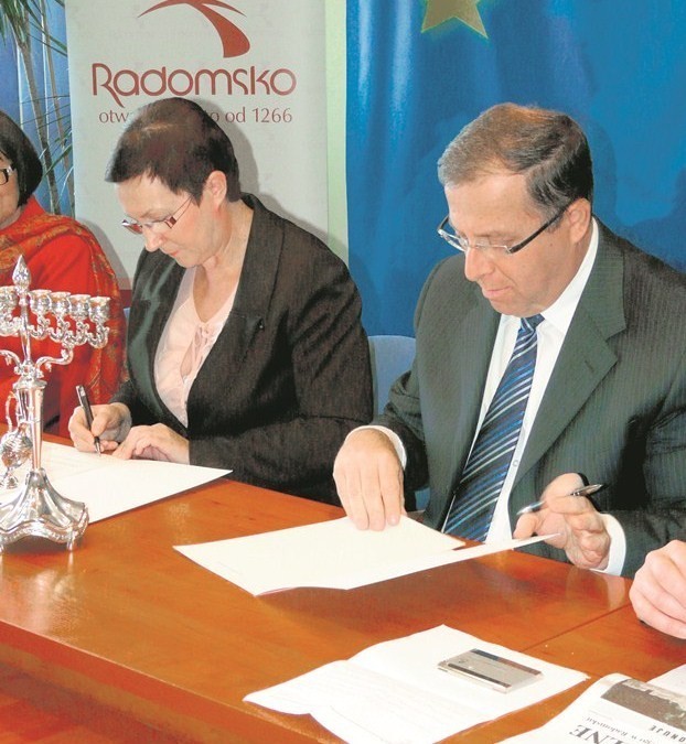 Podpisaniem porozumienia o współpracy partnerskiej  z miastem Kiryat Bialik zakończyła się w Radomsku wizyta grupy gości z Izraela