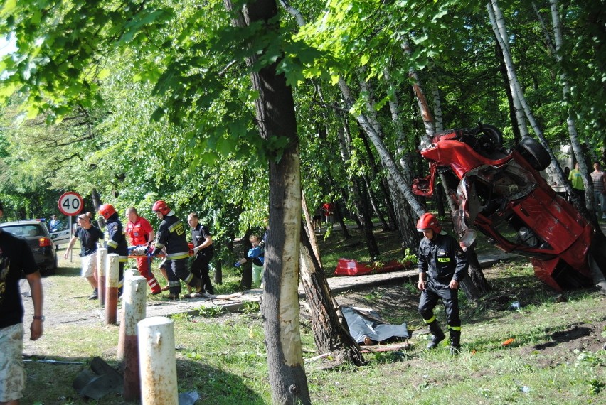 Śmierć na drodze w Trzebini. Jechali 200 km/h?