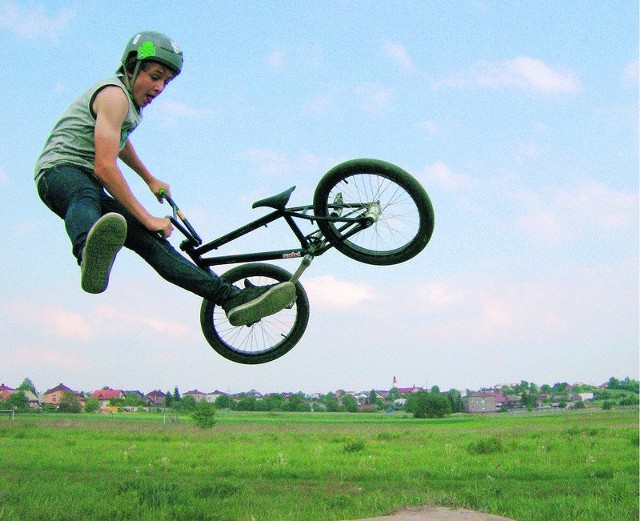 Skatepark w Gaszowicach - raj dla deskorolkarzy i rowerzystów. Przyjeżdża tu młodzież z całej gminy