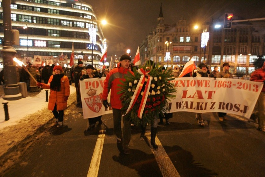 Wrocław: Prawicowy marsz z pochodniami. Chcą nowego powstania (ZDJĘCIA)