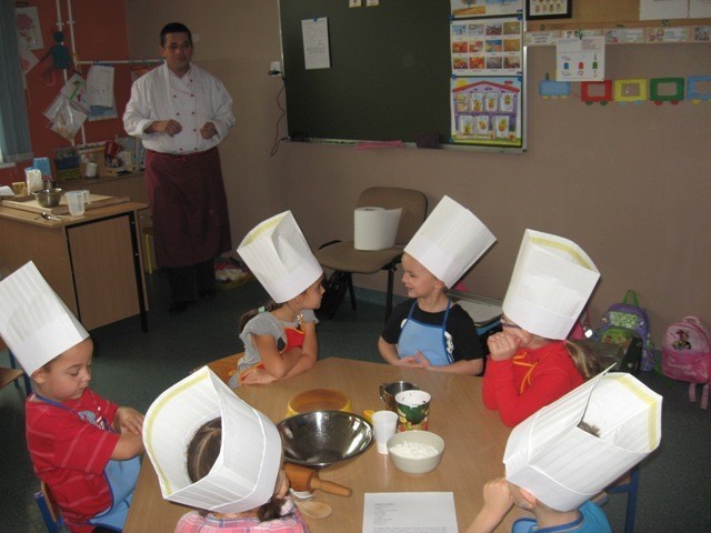 Zajęcia kulinarne w przedszkolu w Klukach