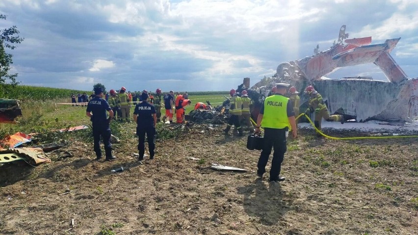 Katastrofa samolotu Skyvan w Glinie pod Piotrkowem: Komisja lotnicza bada przyczyny wypadku. Wstępny raport za 30 dni