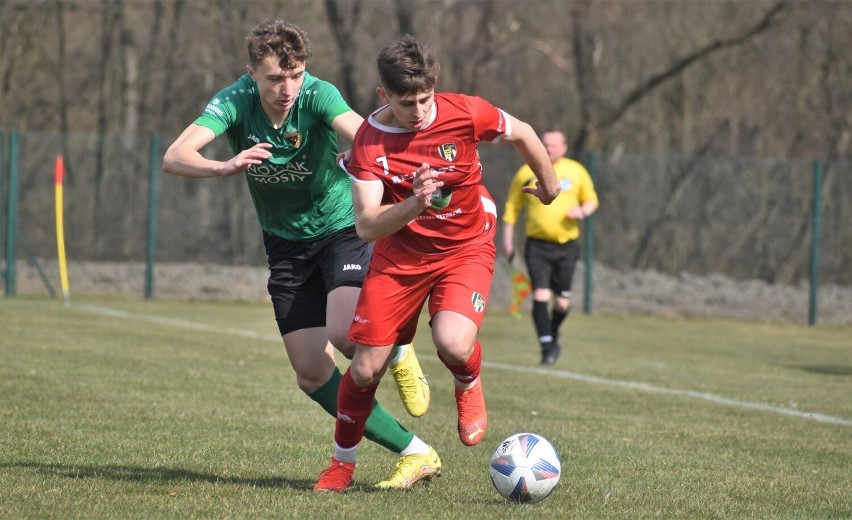 Piłkarska klasa okręgowa: LKS Rajsko - Górnik Brzeszcze 2:1....