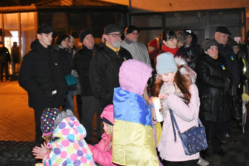 Pokojowy protest mieszkańców Chełma przeciw wojnie w Ukrainie. Zobacz zdjęcia