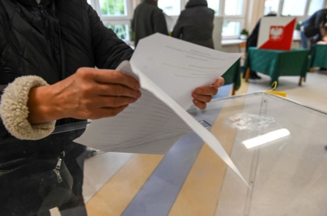 Sycowska inicjatywa referendalna zakończyła zbieranie podpisów. Referendum nie zostanie ogłoszone, gdyż zabrakło około 200 głosów. Żaden obywatel ani gmina nie poniosą kosztów w związku z przeprowadzoną zbiórką podpisów