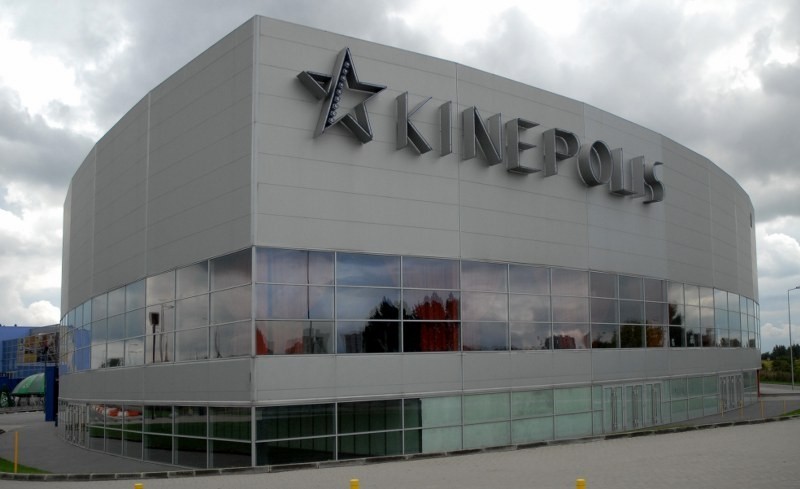Cinema City Poznań Kinepolis - działa od 2001 roku. Ma 18...