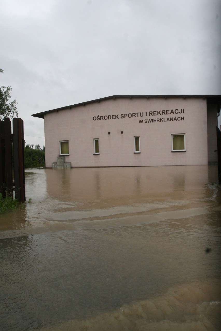 Zalany ośrodek w Świerklanach.