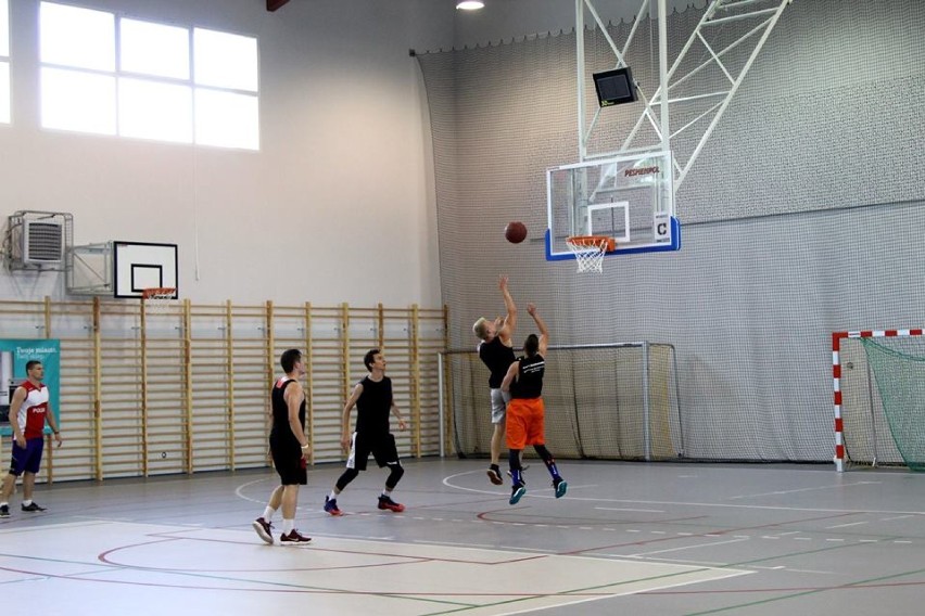 Trwa Turniej Ulicznej Koszykówki w Wieleniu. Zobacz zdjęcia! 