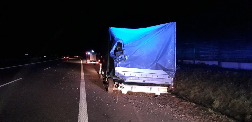 Wypadek na autostradzie A1 obok Włocławka. Groźne dachowanie hyundaia [zdjęcia]