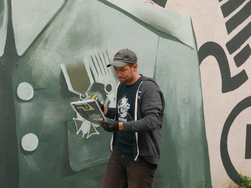 Mural w hołdzie dla Rotmistrza Witolda Pileckiego powstał w Pajęcznie[FOTO]