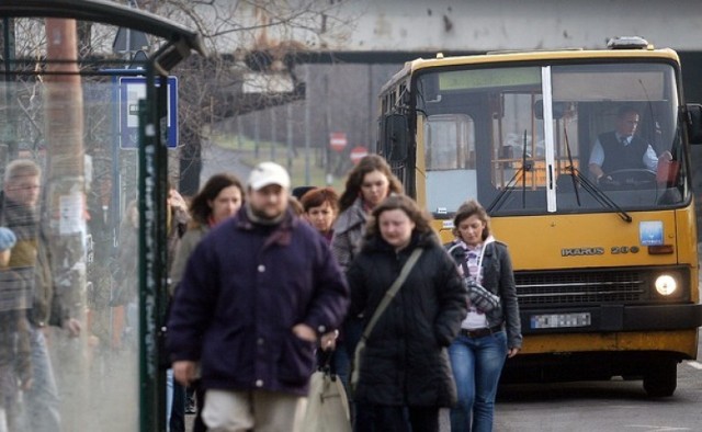 Komunikacja miejska w Mysłowicach: Z Dziećkowic do centrum Katowic dojedziemy tylko z przesiadką.