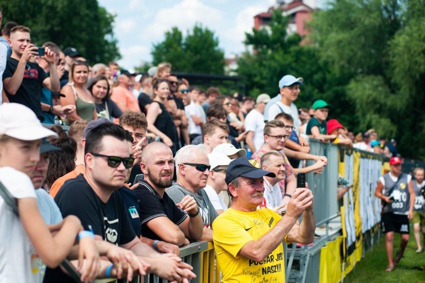 Kibice na meczu Wieczysta Kraków - Bruk-Bet Termalica II...