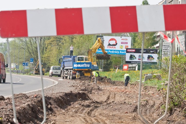 Ruszyła budowa ścieżki pieszo-rowerowej przy ul. Wieniawskiego w Wałbrzychu