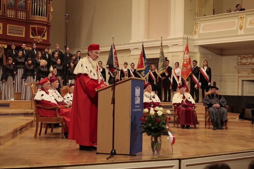 Poznań: Akademicki hołd dla zmarłych. Zdjęcia i film