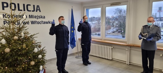 W Komendzie Miejskiej Policji we Włocławku odbyła się uroczystość przyjęcia do służby dwóch nowych policjantów