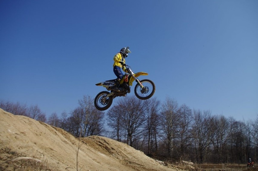 W Bychawie rozpoczęto sezon motocrossowy (OGLĄDAJ ZDJĘCIA)