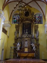 WSCHOWA. Ołtarz główny w kościele św. Stanisława Biskupa i Męczennika został zdemontowany w celach konserwatorskich [ZDJĘCIA]