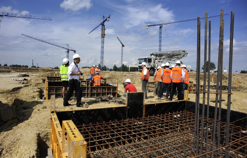 Wrocław: Na Maślicach zaczęli lać beton pod trybuny stadionu. ZDJĘCIA