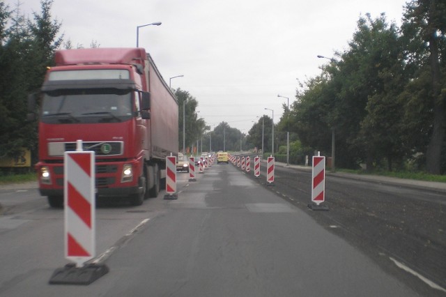 Od ponad tygodnia oficjalnie trwa remont ul. Krakowskiej. Ale przez większą część czasu na tym odcinku nie działo się nic