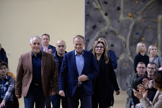 Donald Tusk, przewodniczący Platformy Obywatelskiej, na spotkaniu w Sępólnie Krajeńskim.