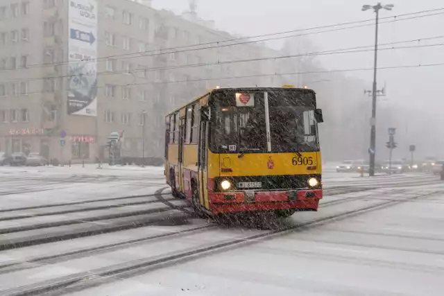 Warszawa narażona na śnieżyce, susze i powodzie. Miasto gotowe na zmiany klimatyczne?